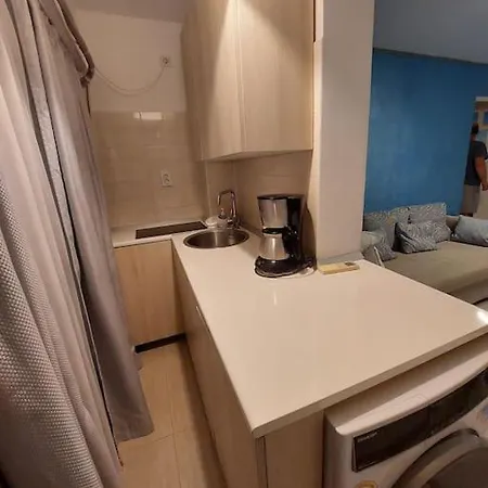 Saturn - Luca Apartment